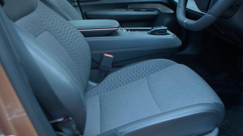 3435983 160kW Advance 63kWh 5dr Auto [Bose Tech Pack]